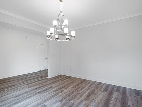 5th image of 3299 Shirecrest Ln