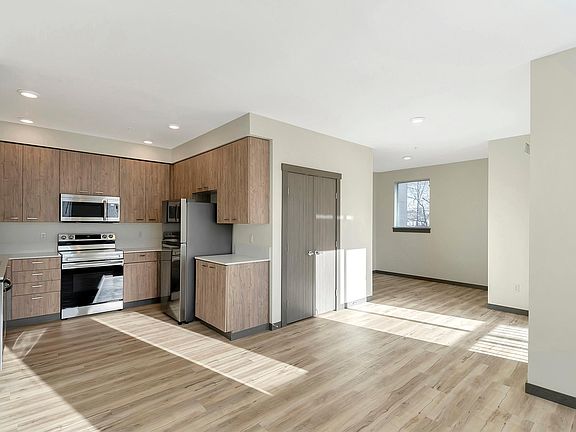 3rd image of 13521 97th Ave E #208