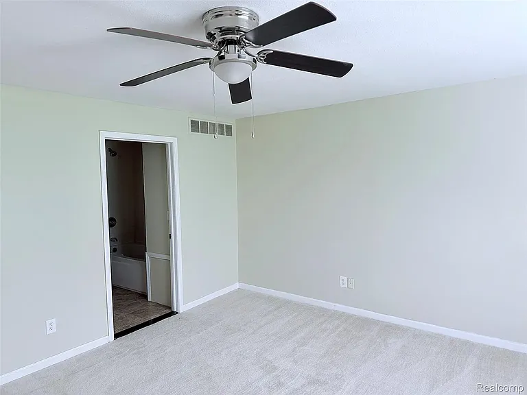 65 W Euclid St #5 — Photo 10