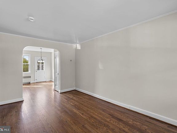 3rd image of 3549 Benzinger Rd