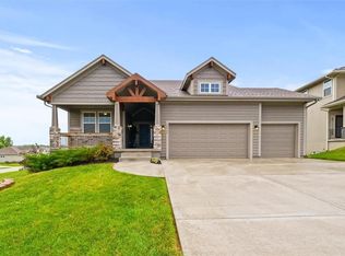 12566 S Canyon Dr, Olathe, KS 66061