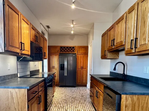 34-36 Charter Oak Pl #4, Hartford, CT 06106