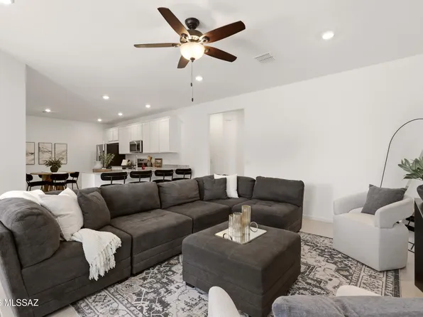 10473 W Kerrigan Ln, Marana, AZ 85653