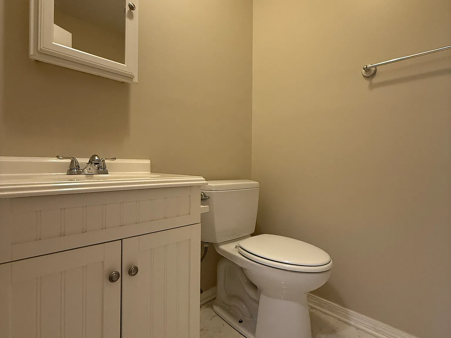 3 bed, 1660 sqft, $2,400 — Photo 3