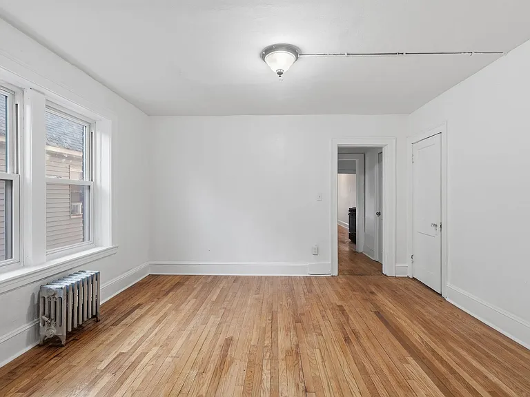 107 Kensington Ave — Photo 6