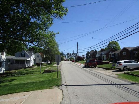 Exterior Neighborhood (street photo)