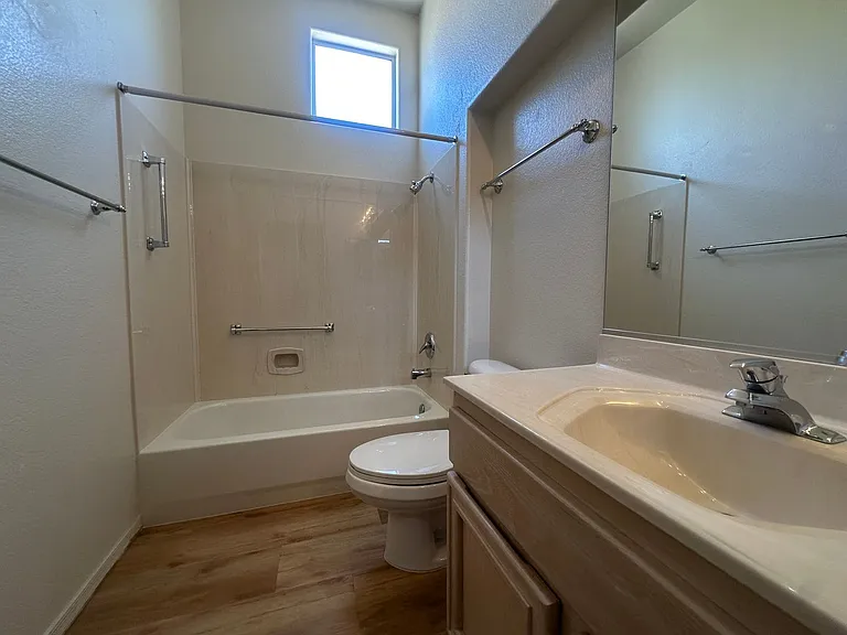 10717 Dover Creek Ave — Photo 16