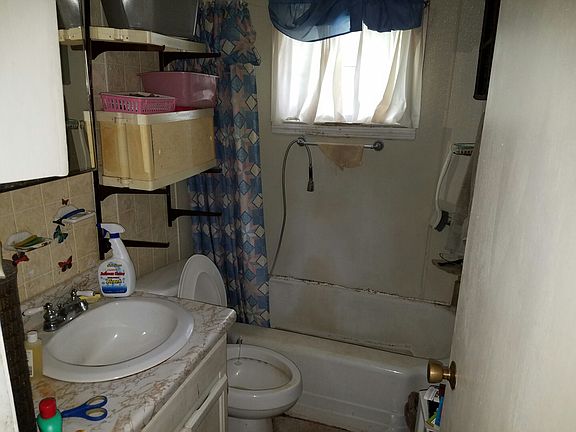 4th image of 212 North St