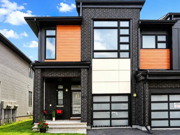 523 Triangle St, Ottawa, ON K2V 0M7