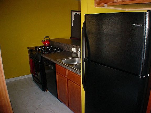 5th image of 2037 Montreal Ave