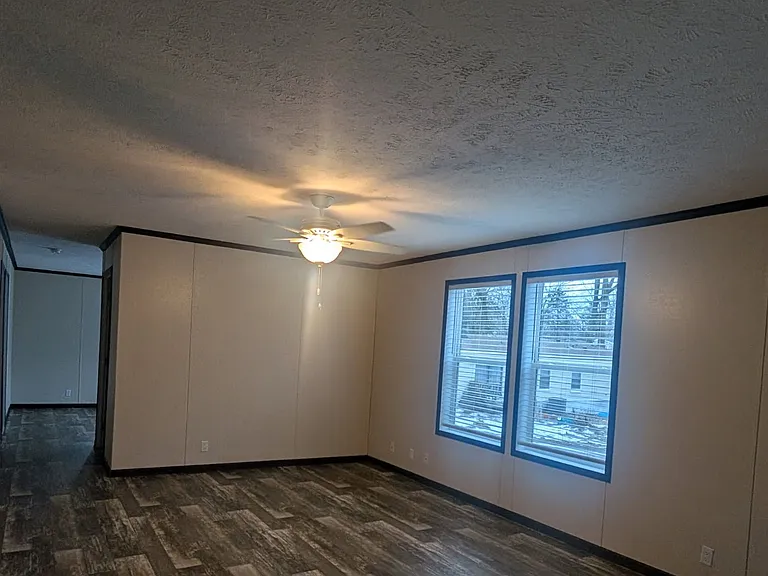 Avon Lakes Estates — Photo 18