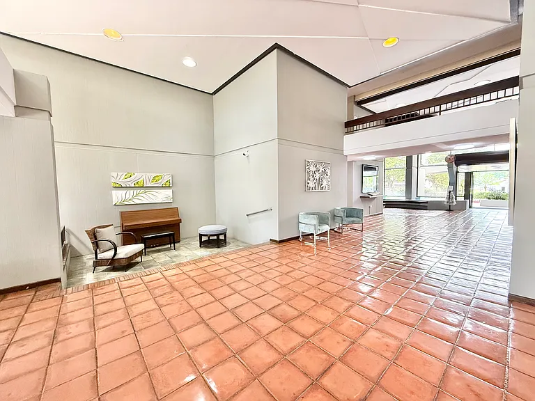 690 Teniente Cesar Luis Gonzalez Ave — Photo 41