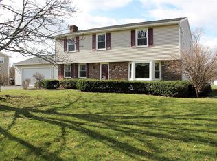 48 Whippletree Rd, Fairport, NY 14450