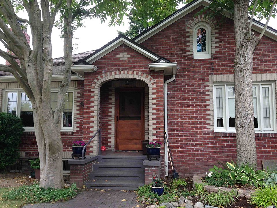2nd image of 6203 32nd Ave NE