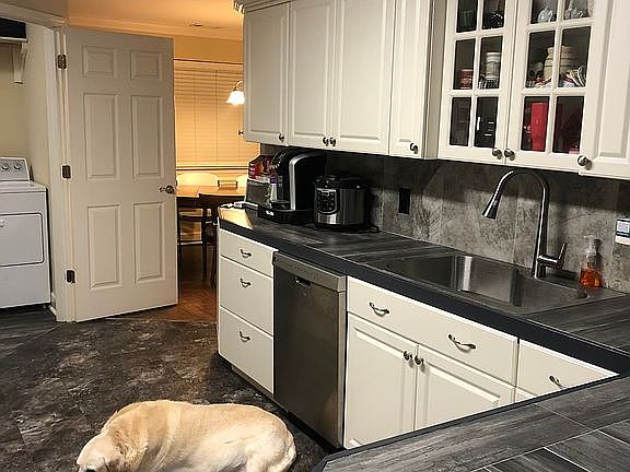 5th image of 105 S Grant St #56