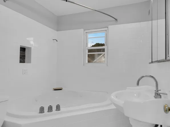 119-73 Merrill Street image 8 of 11