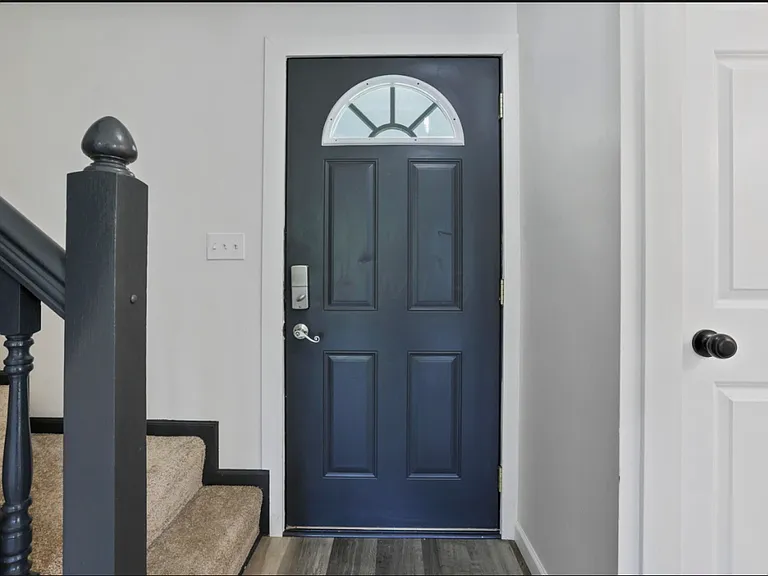 56 Green Bower Ln — Photo 2