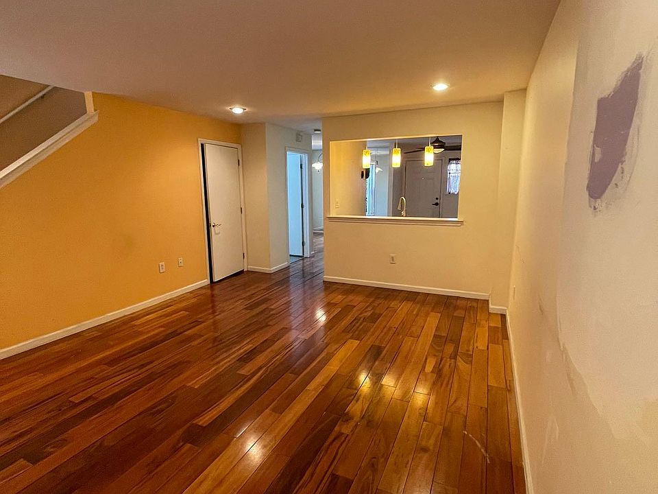 1st image of 811 N Park Ave