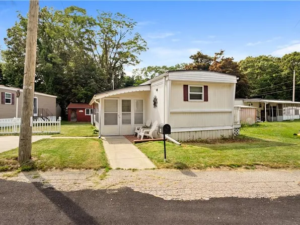 979-49 Toll Gate Rd, Warwick, RI 02886