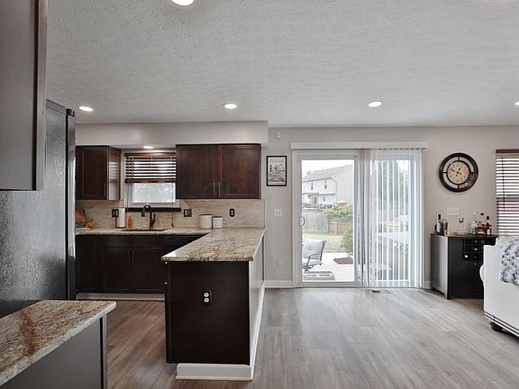 4th image of 4283 Shady Meadows Dr