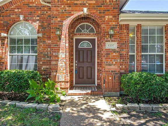 3rd image of 1237 Longhorn Dr