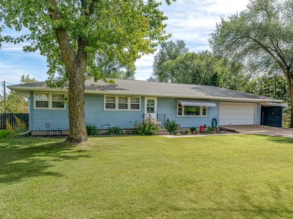 8499 State Route 84, Savanna, IL 61074