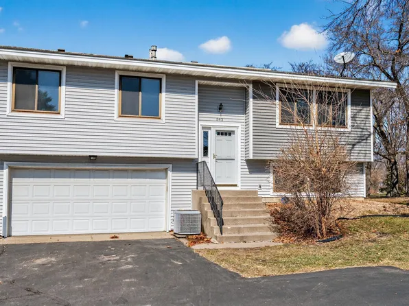 543 Clover Leaf Pkwy NE, Blaine, MN 55434