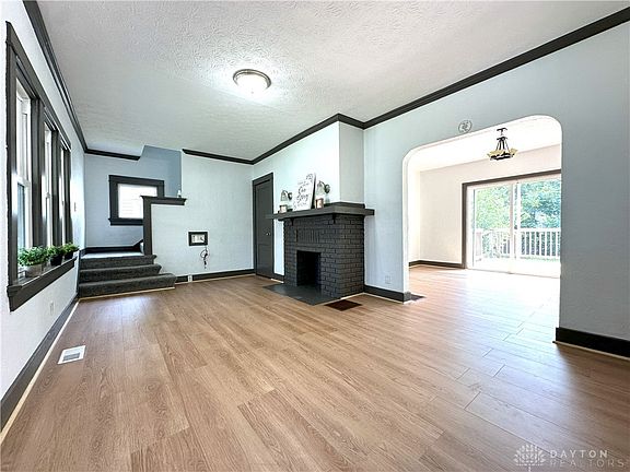 3rd image of 1612 Rosemont Blvd