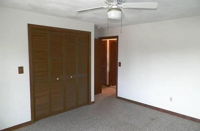 300 Old County Rd #4 — Photo 11