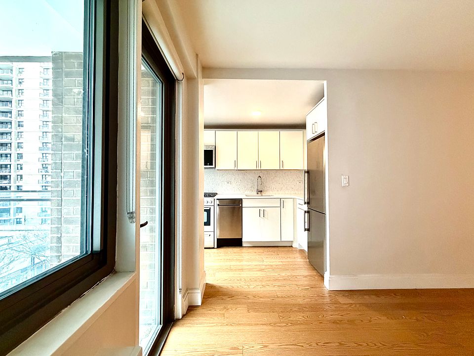 1st image of 135 W 96th St APT 7D