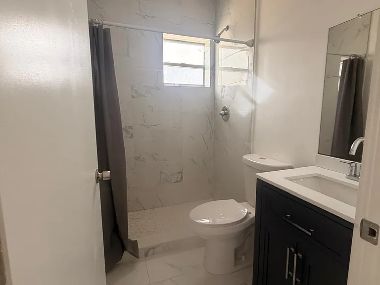 1754 SW 14th St #5 — Photo 17