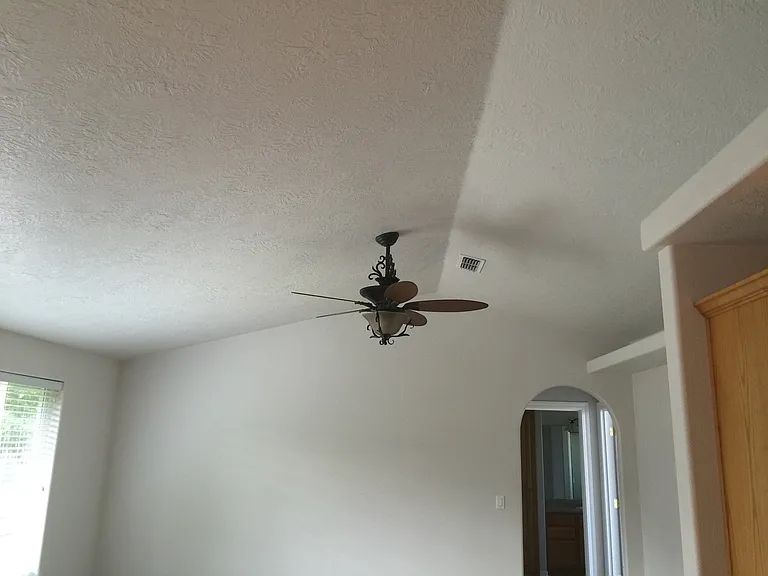 2723 Esther Ln — Photo 12