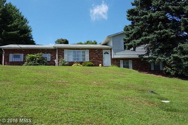 2nd image of 784 Old Westminster Rd