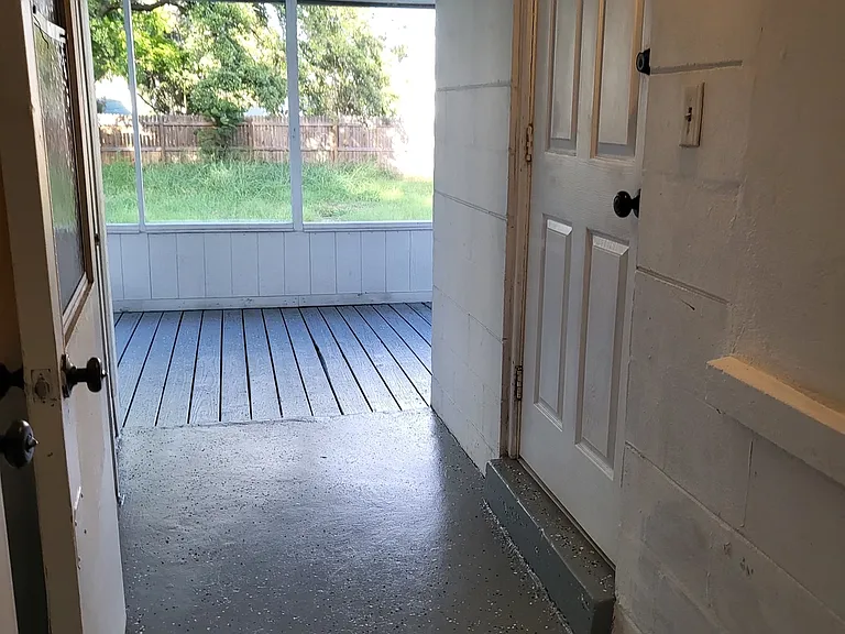 8715 Beverly Dr — Photo 12