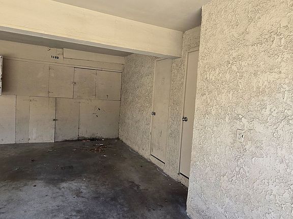 2nd image of 1203 Acadia Pl