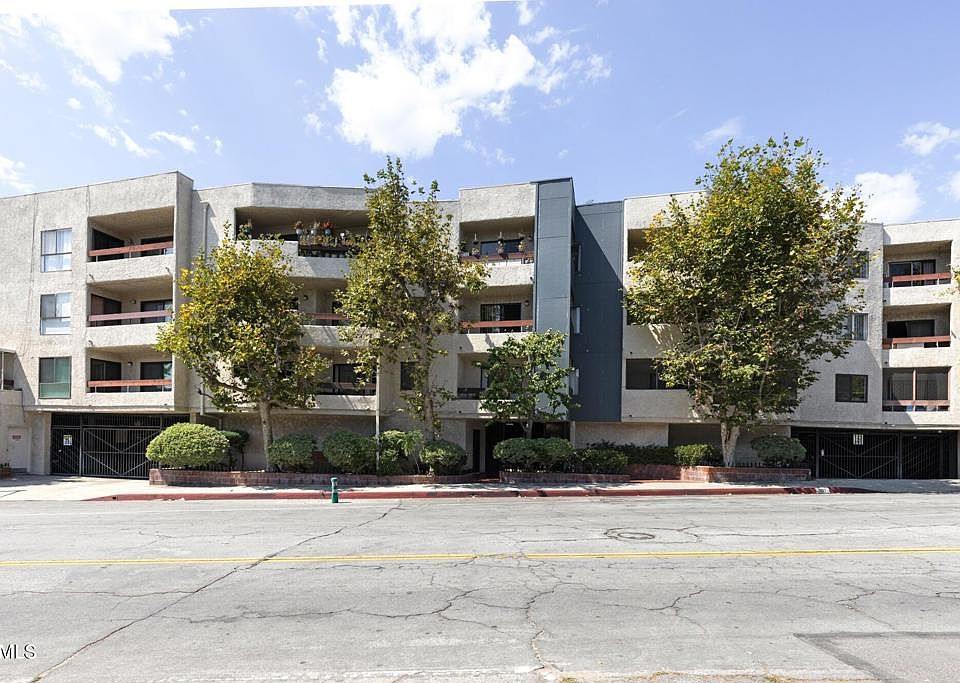 1st image of 1037 N Vista St APT 202