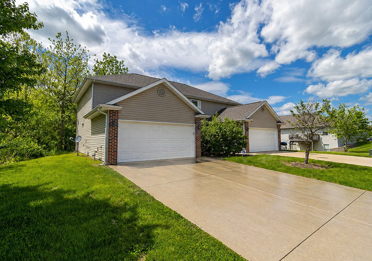 Golf View Gardens Duplex — Photo 1