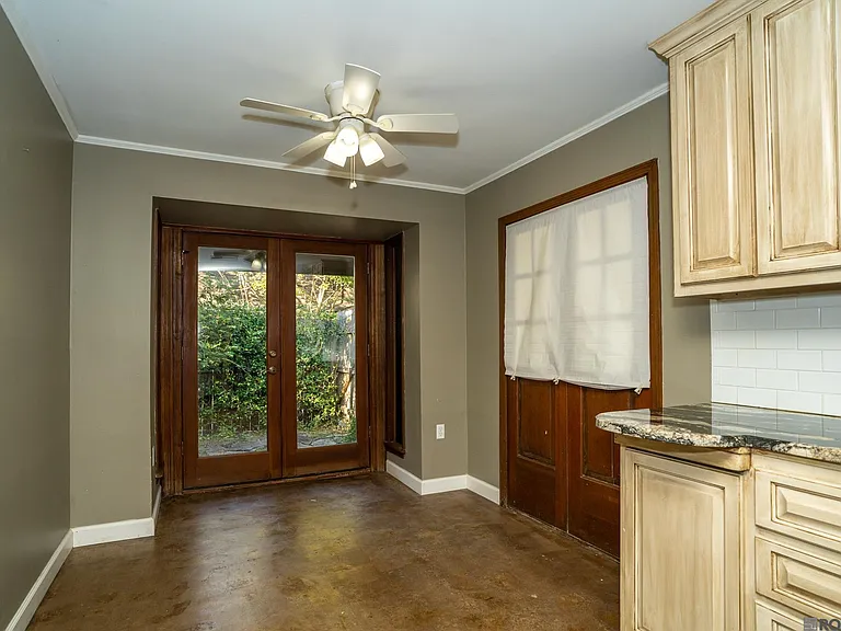 3736 Sessions Dr — Photo 11