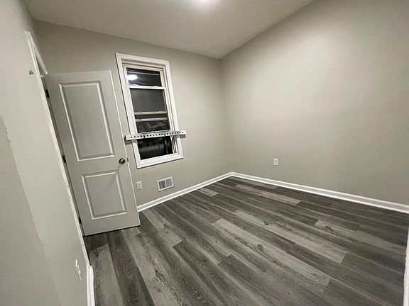 5th image of 511 Nye Ave #1