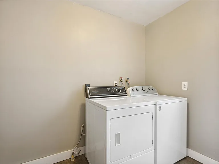 838 Veto St NW — Photo 15