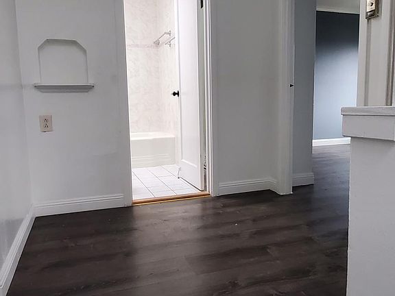 4th image of 139 Hearst Ave