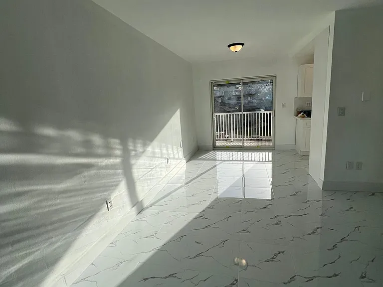 7505 SW 82nd St #215 — Photo 1