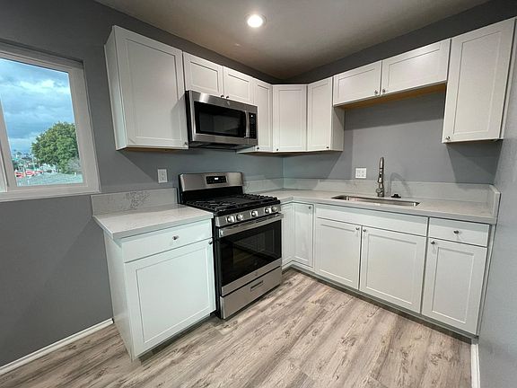 4th image of 920 N Atlantic Blvd APT C