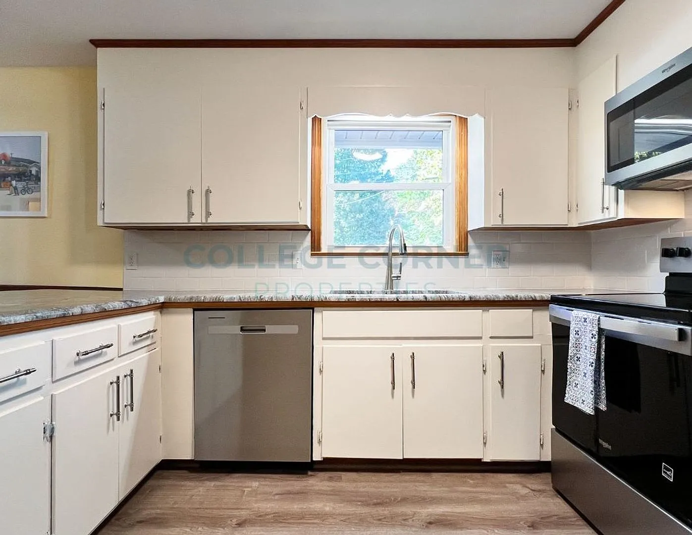 146 Rosedale Circle - Available 6-1-2027 - 5-18-2028 (Priced By Room) Fully Furnished! — Photo 3