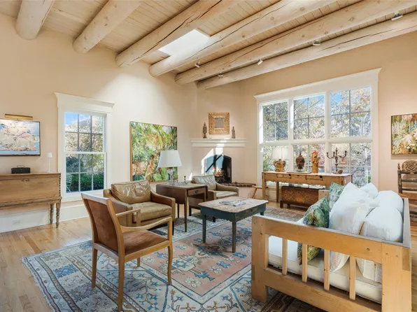 1888 Moonlight Dr, Santa Fe, NM 87505