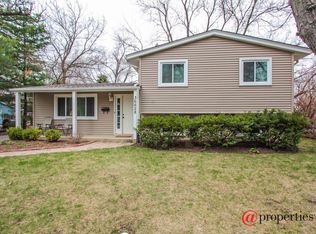 36628 N Traer Ter, Gurnee, IL 60031