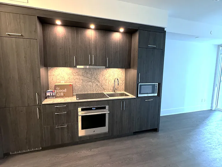 470 Front St W #1309 — Photo 7