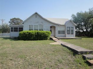 411 Hilltop Dr, Burnet, TX 78611
