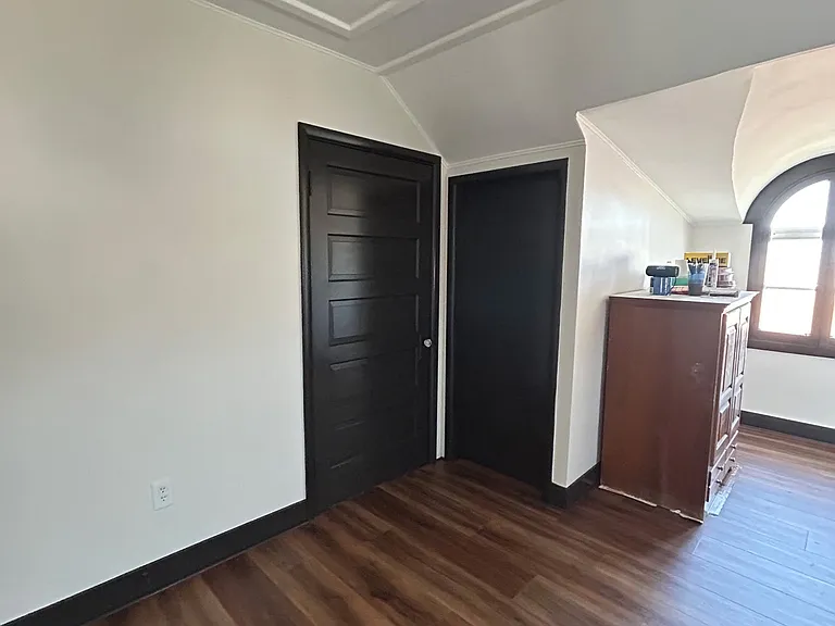 3834 Grand Blvd — Photo 2