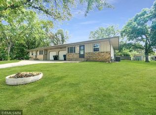 2690 109th Ln NW, Minneapolis, MN 55433